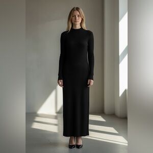 Holt Renfrew - Elegant Long Sleeve Black Maxi Dress